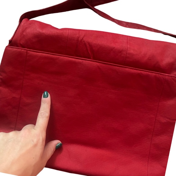 NWT  Deadstock 1990's Read Leather Foldable Shoulder Bag with fringe Tassle - Picture 7 of 10